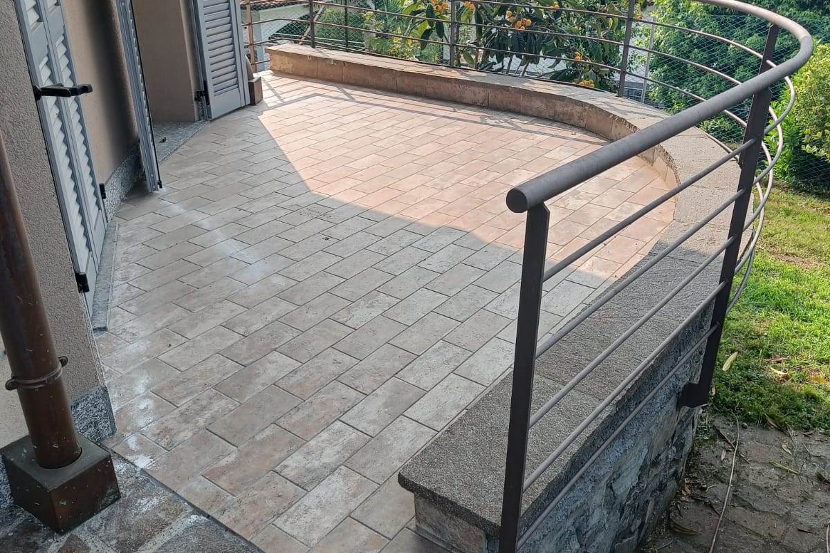 VILLA SINGOLA CON GIARDINO