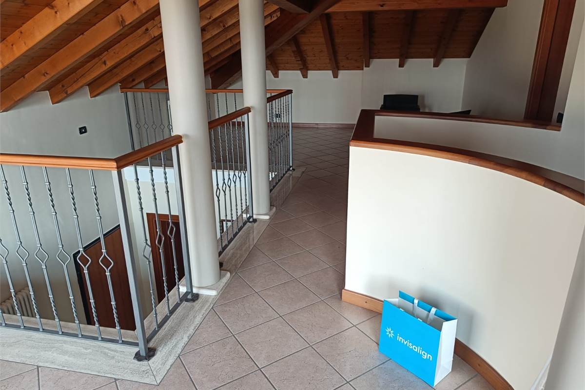 VILLA SINGOLA CON GIARDINO