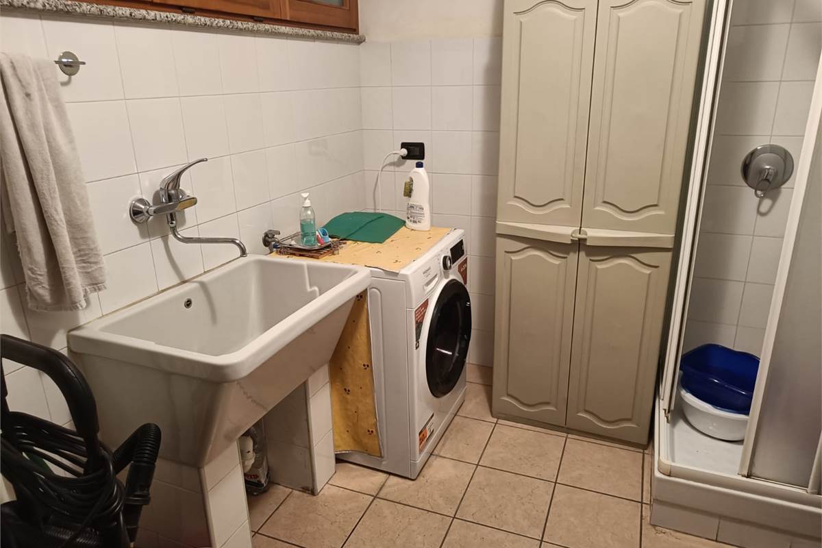 VILLA SINGOLA CON GIARDINO