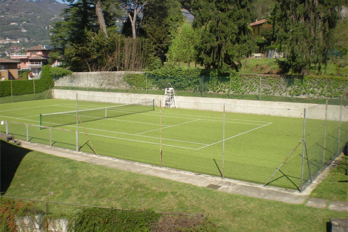 VILLA A SCHIERA DI TESTA