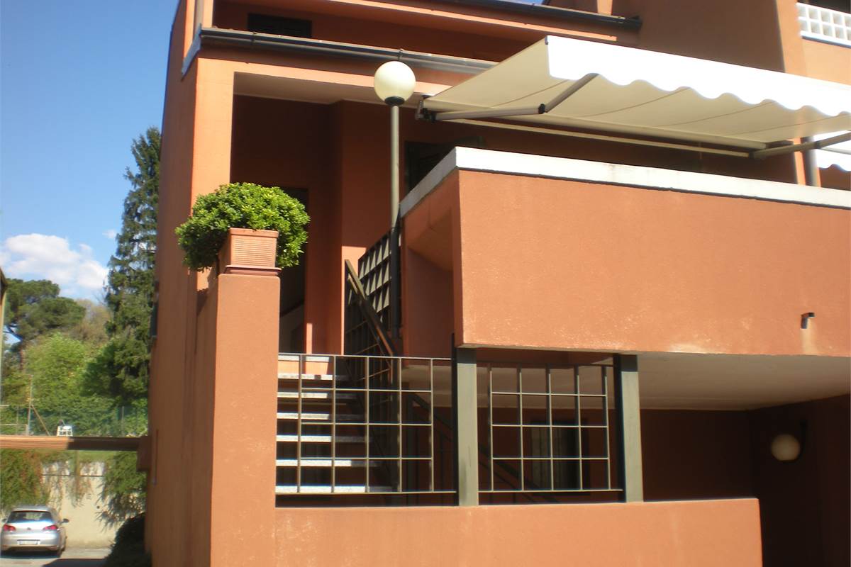 VILLA A SCHIERA DI TESTA