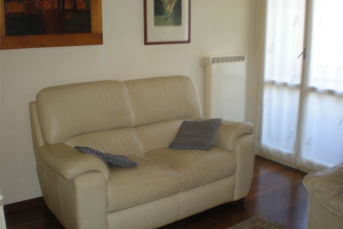 VILLA A SCHIERA DI TESTA