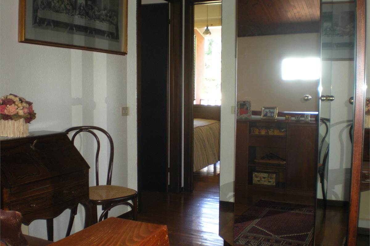 VILLA A SCHIERA DI TESTA