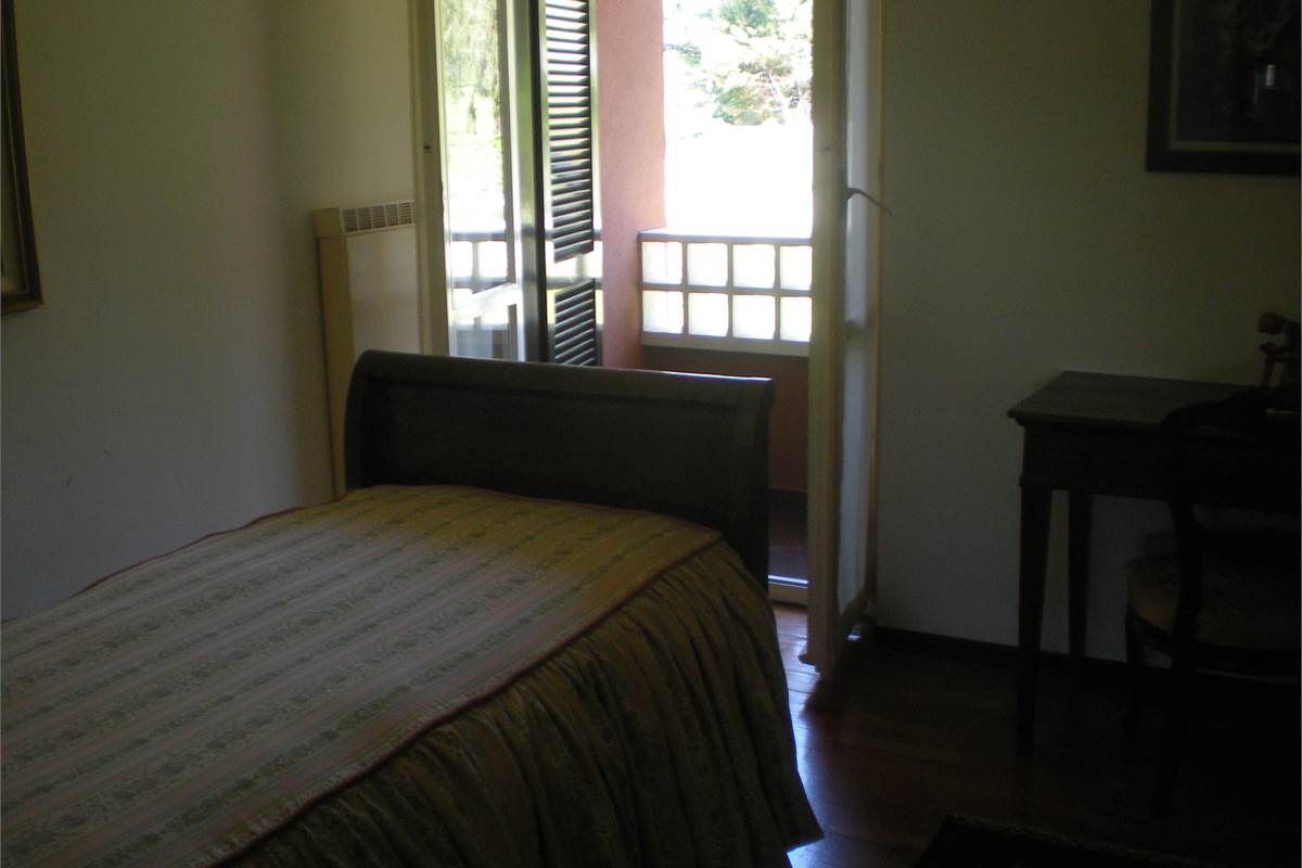 VILLA A SCHIERA DI TESTA