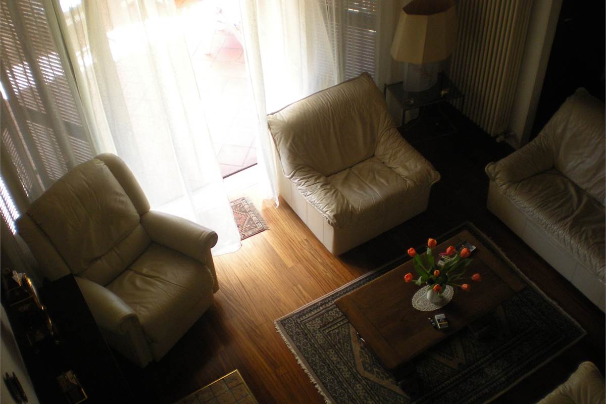 VILLA A SCHIERA DI TESTA
