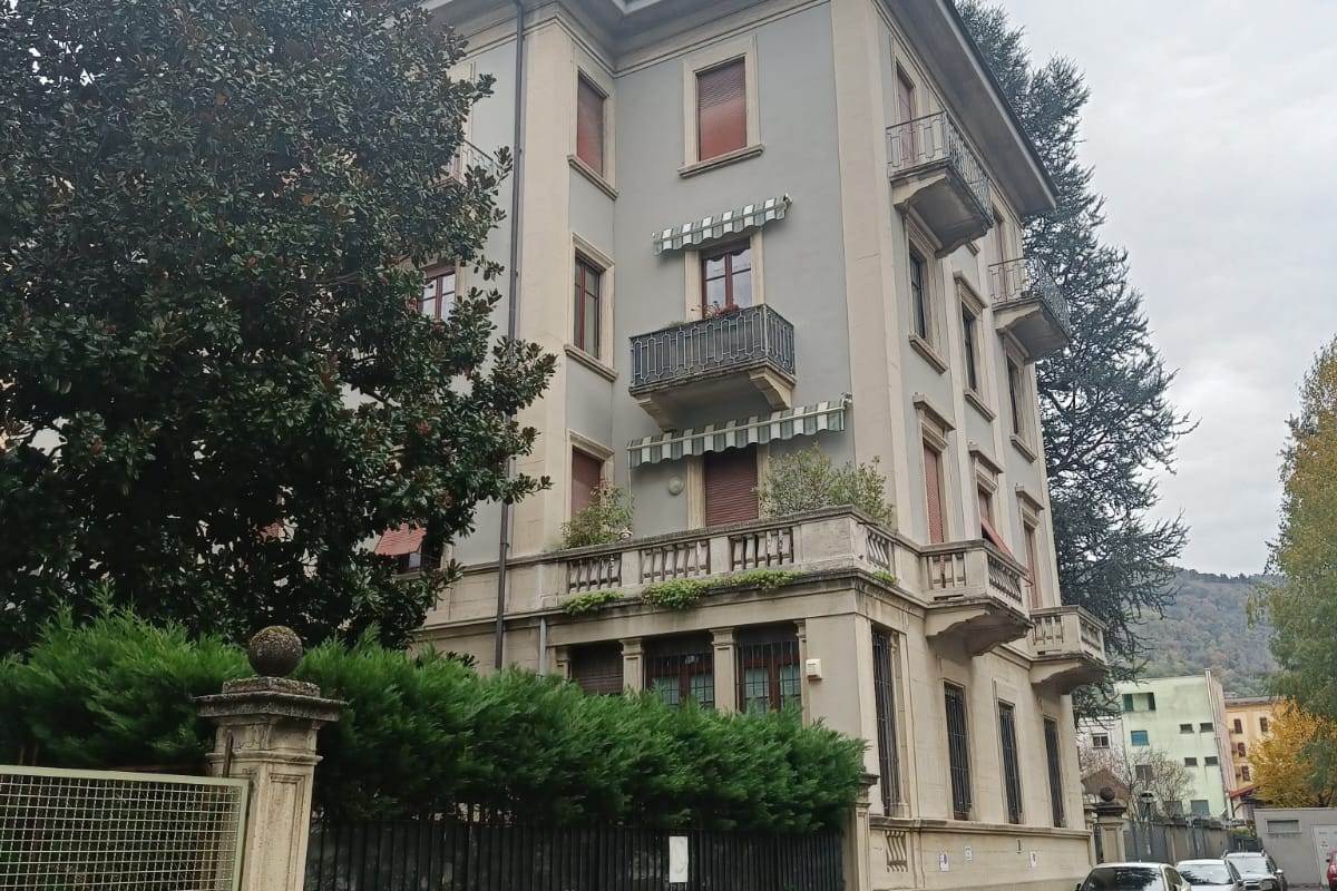 QUADRILOCALE PIU' SERVIZI