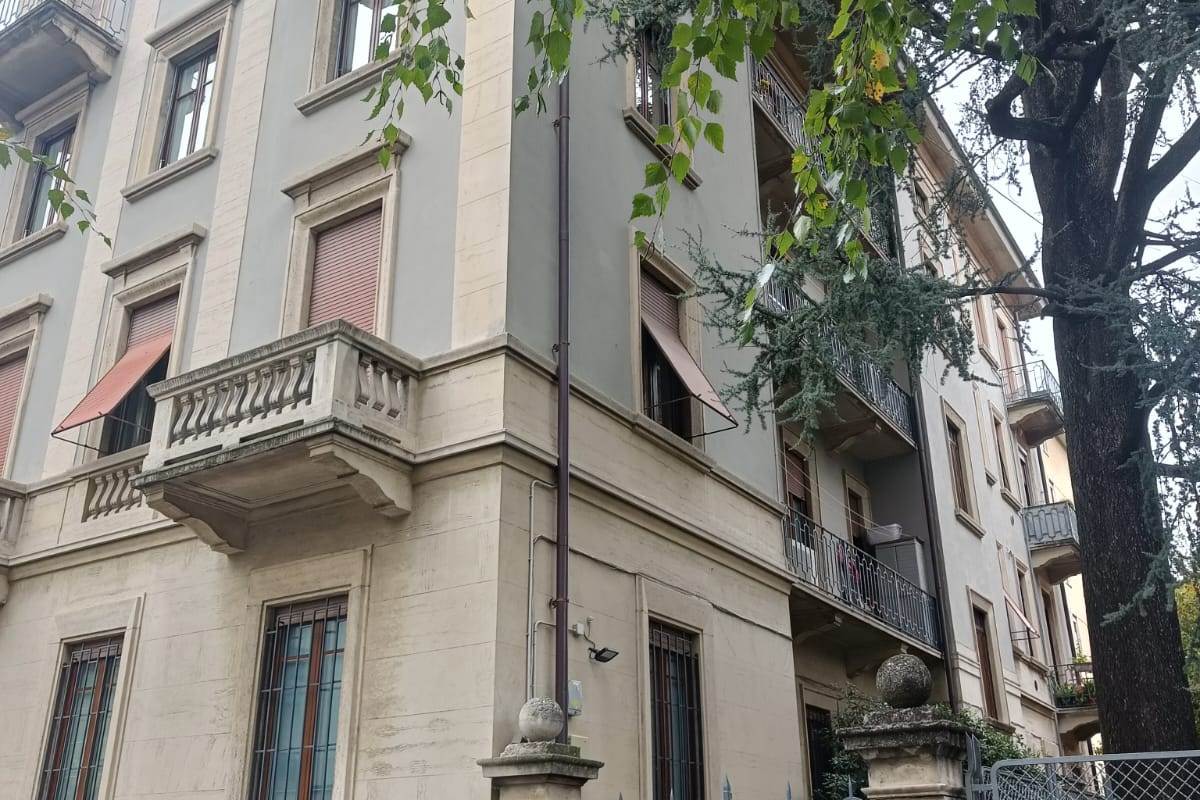 QUADRILOCALE PIU' SERVIZI