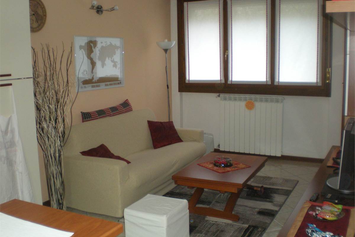 BILOCALE PIU' SERVIZI