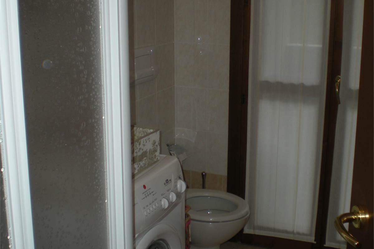 BILOCALE PIU' SERVIZI