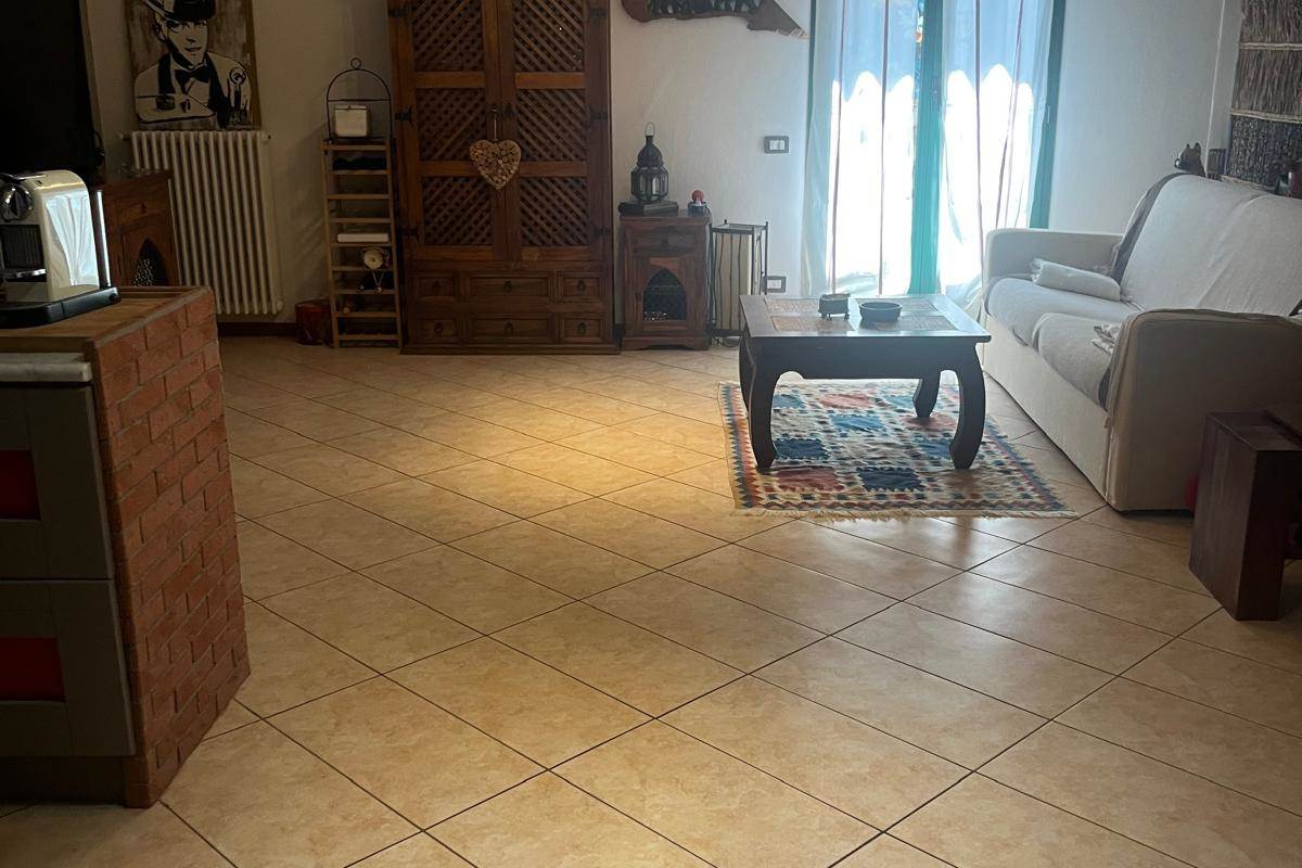 VILLA A SCHIERA