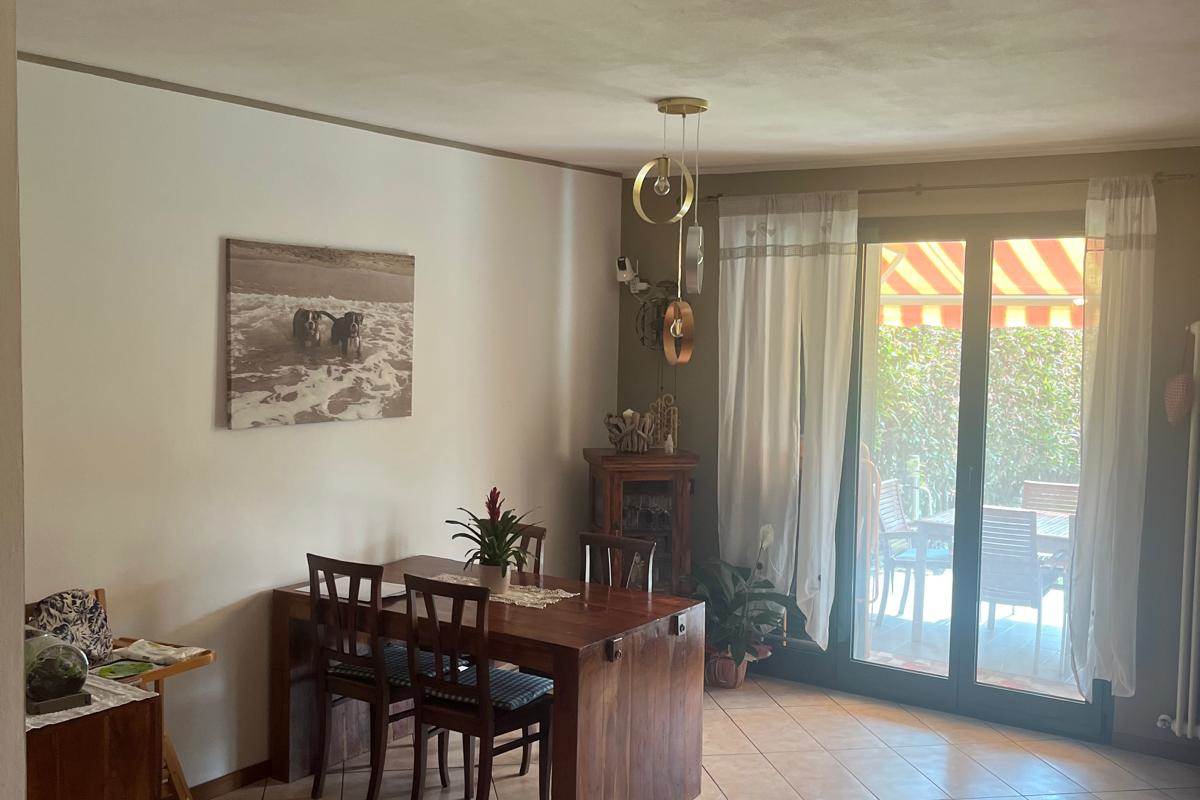 VILLA A SCHIERA