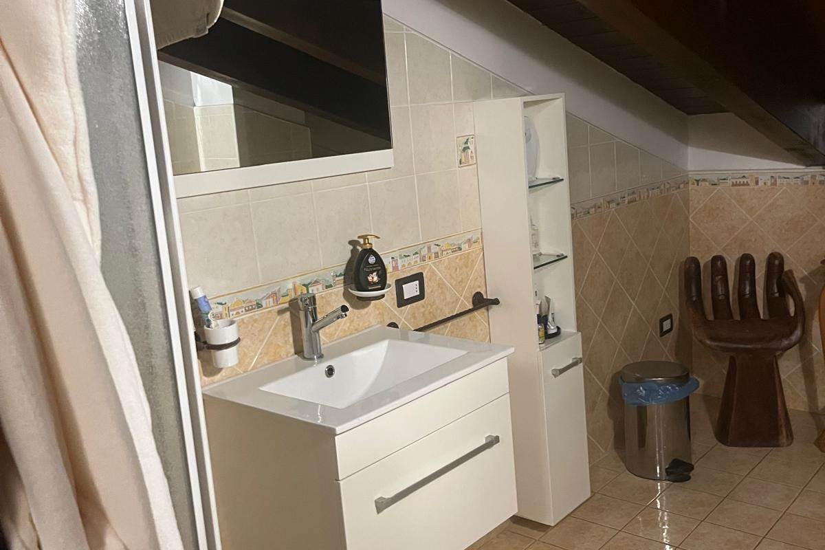 VILLA A SCHIERA
