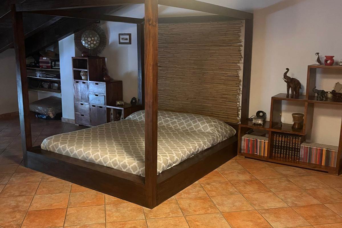 VILLA A SCHIERA