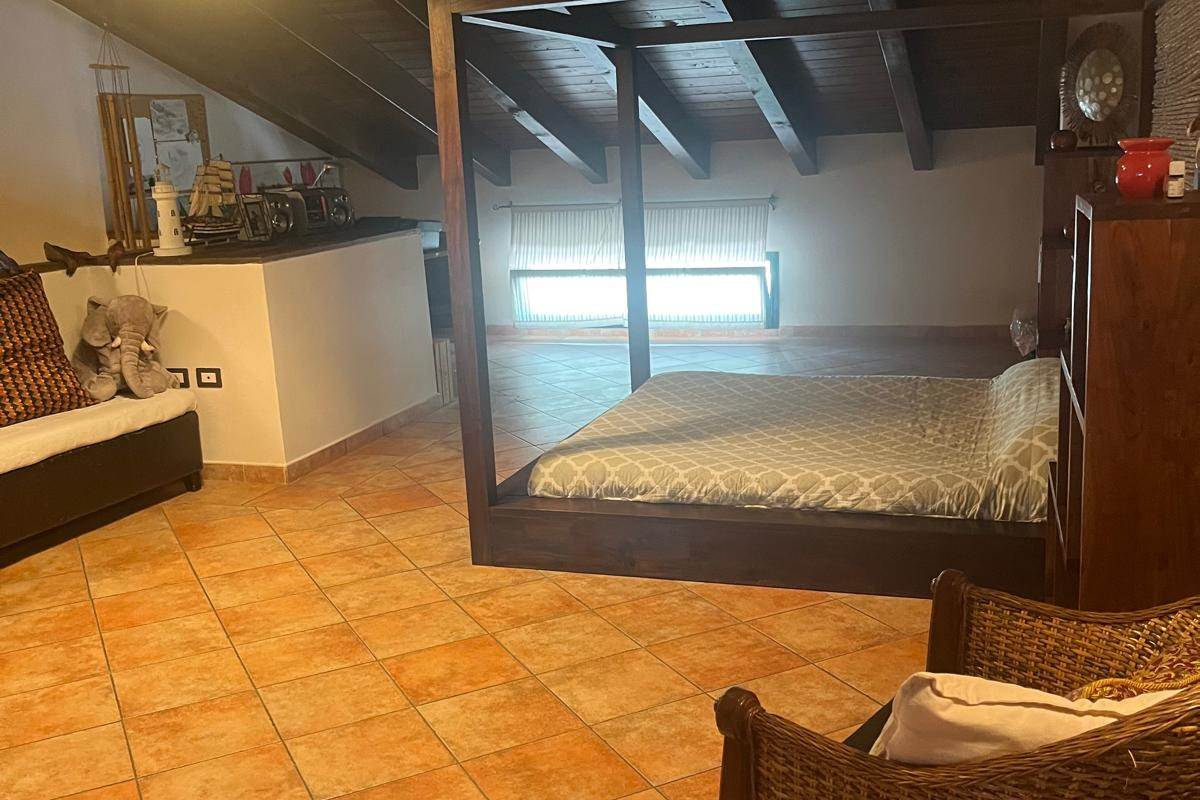VILLA A SCHIERA