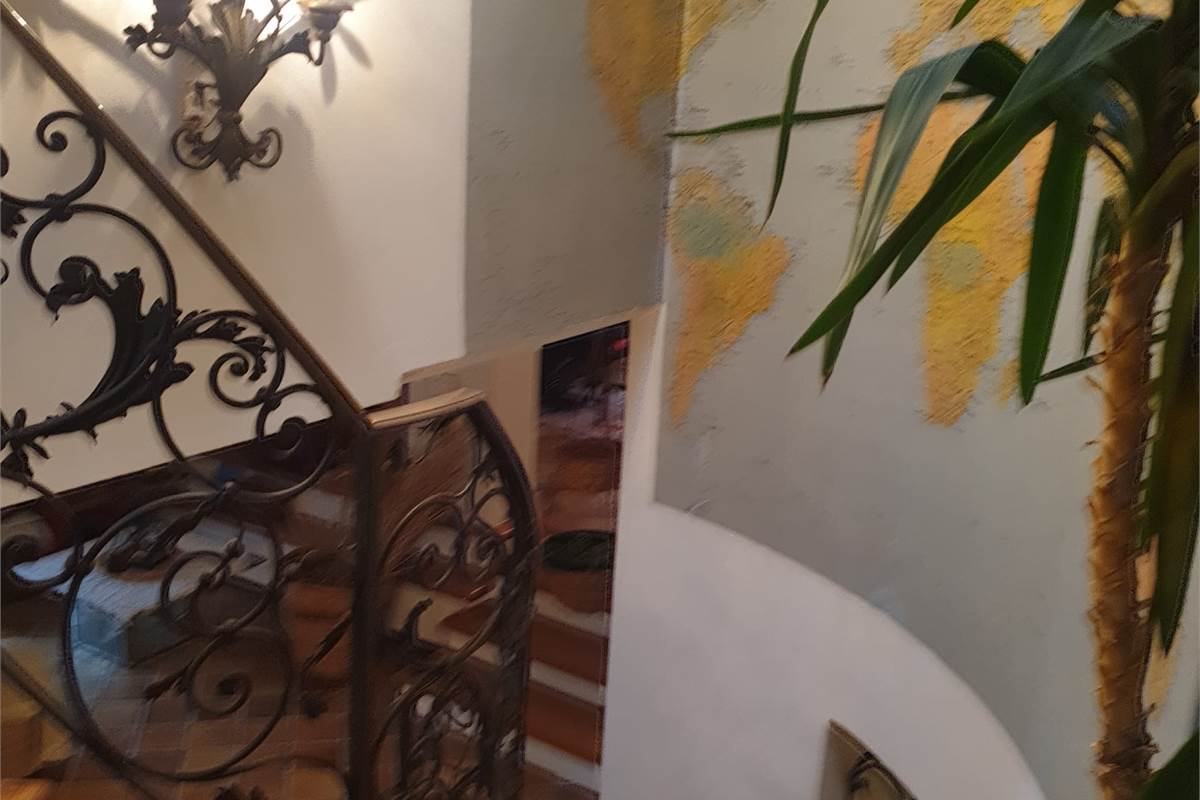 PORZIONE DI CASA CON GIARDINO