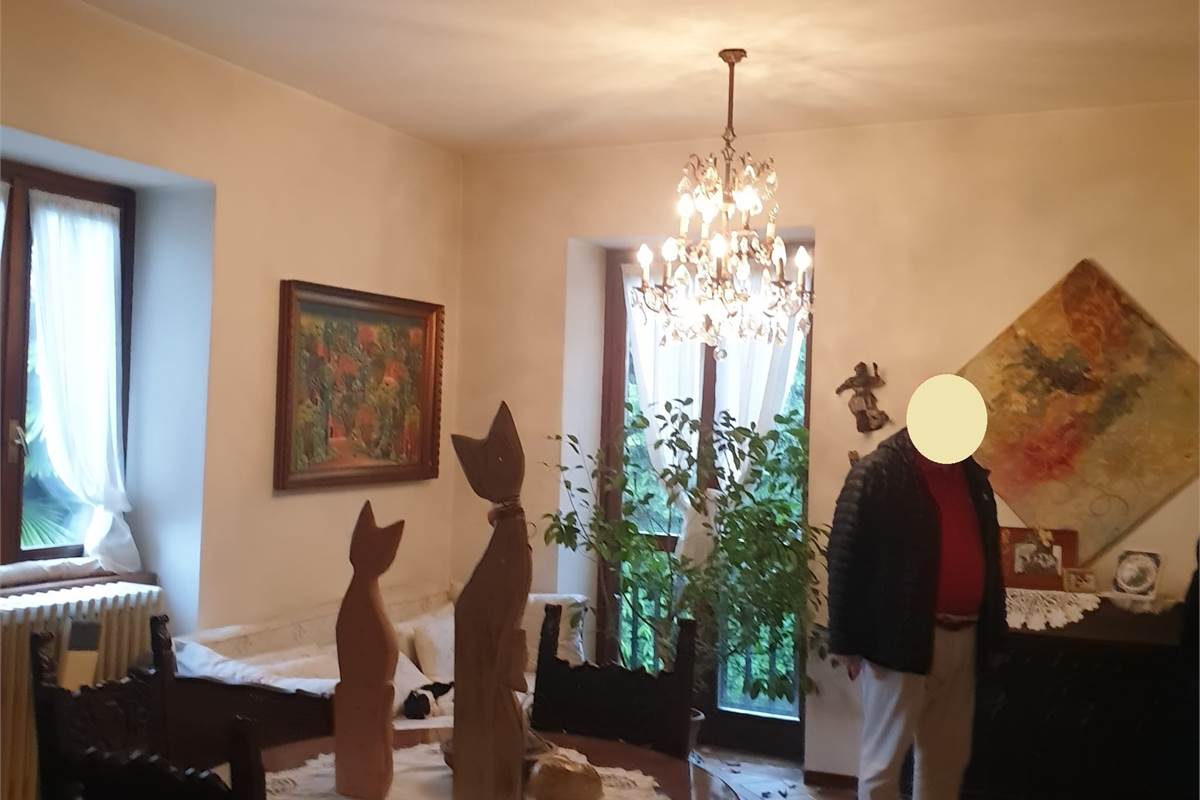 PORZIONE DI CASA CON GIARDINO