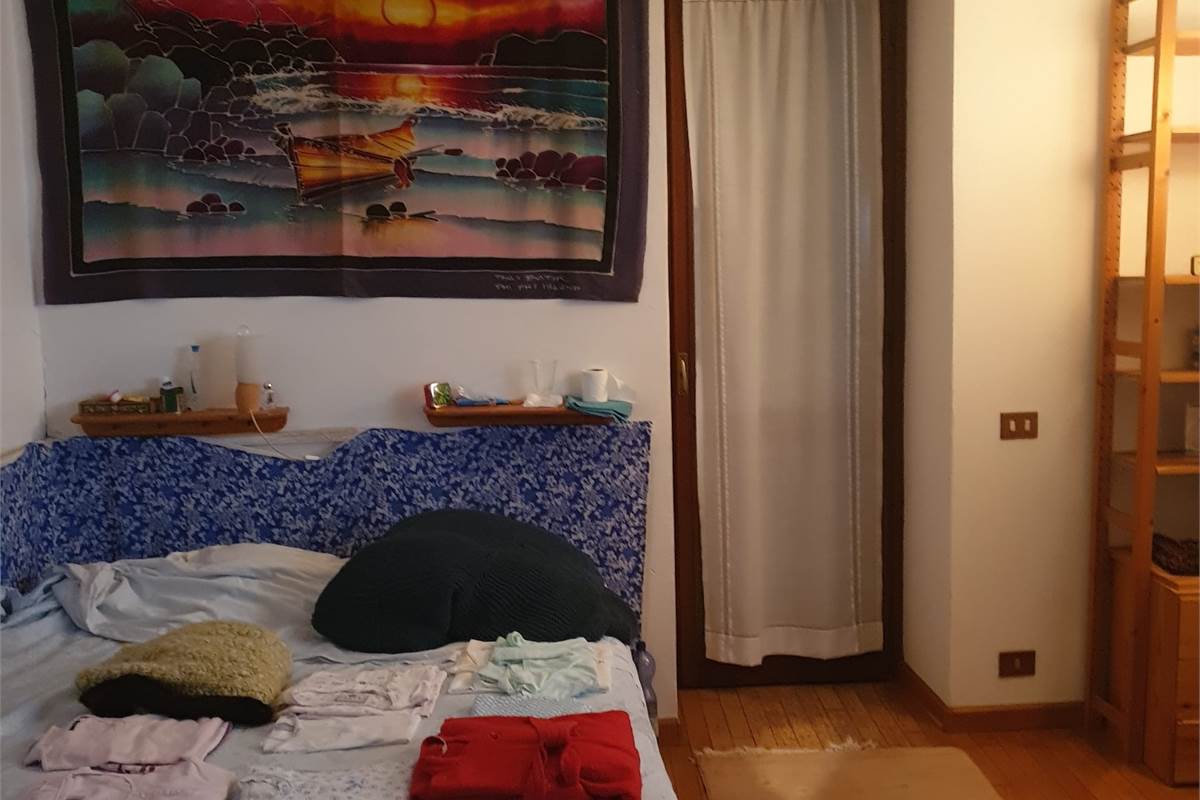 PORZIONE DI CASA CON GIARDINO