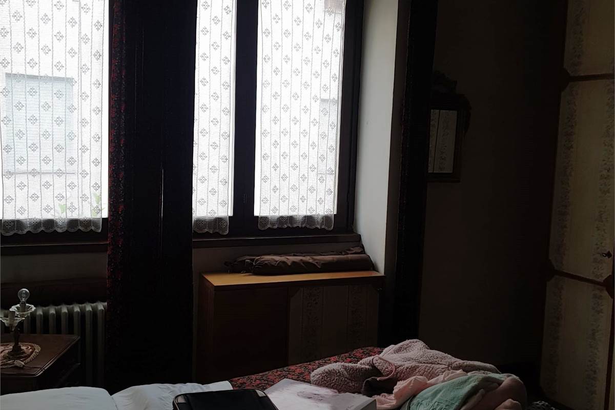 PORZIONE DI CASA CON GIARDINO