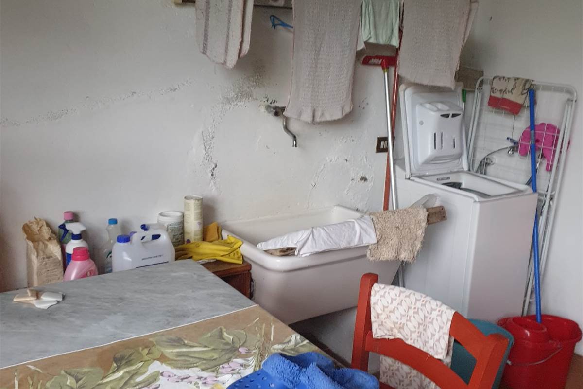 PORZIONE DI CASA CON GIARDINO