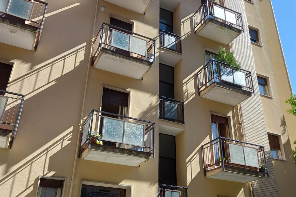 BILOCALE PIU' SERVIZI