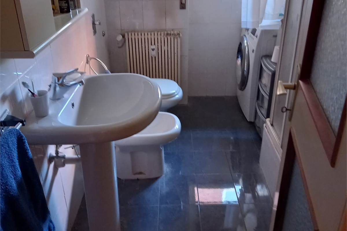 BILOCALE PIU' SERVIZI