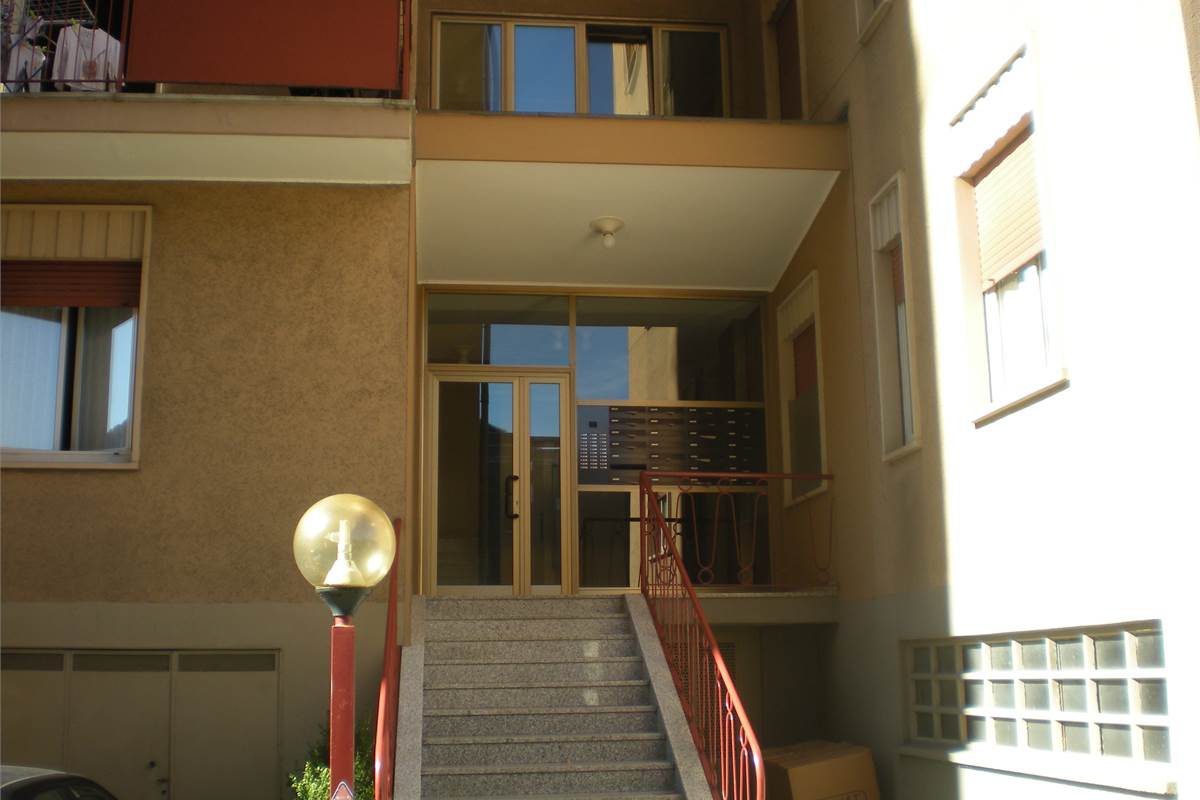 BILOCALE PIU' SERVIZI