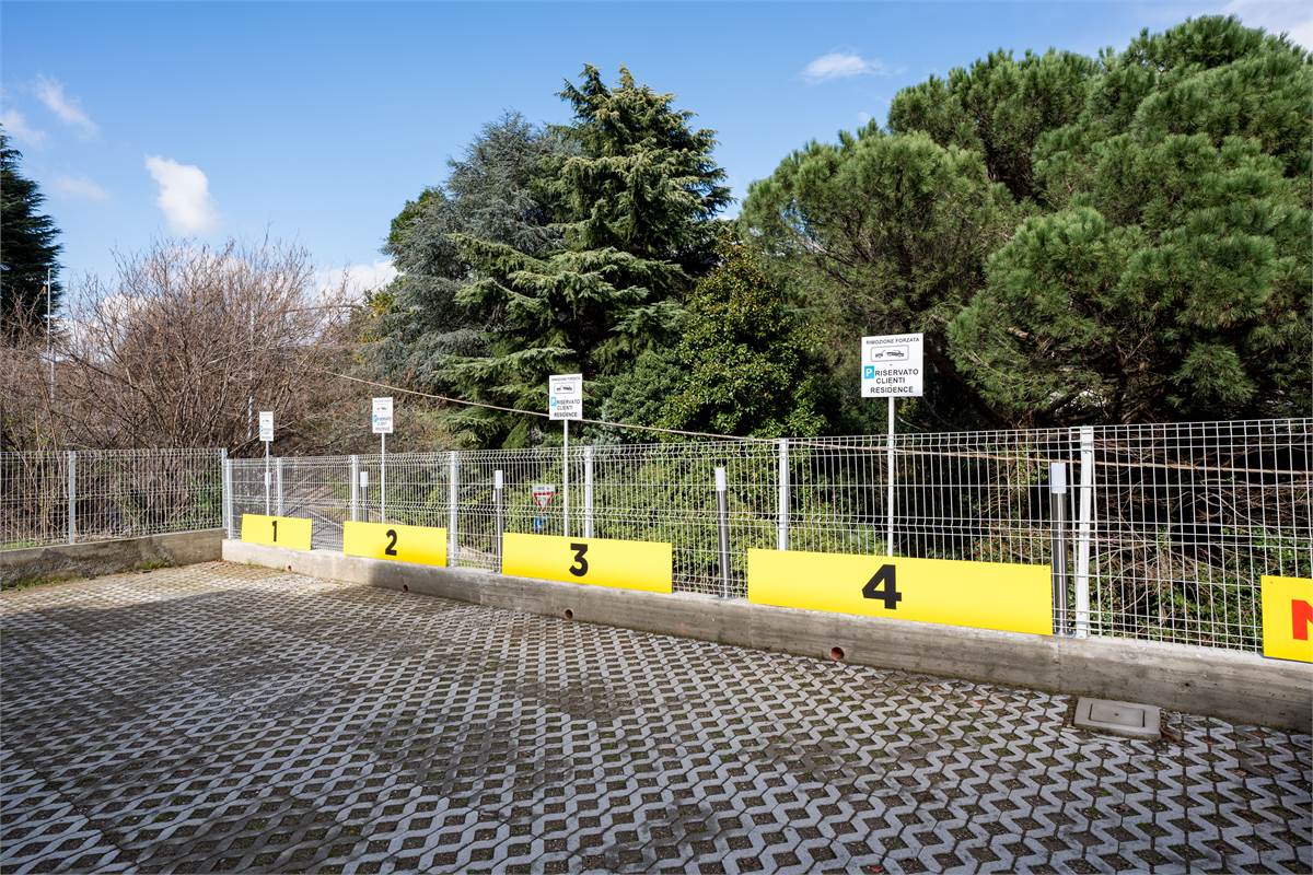 MONOLOCALI E BILOCALI  PIU' SERVIZI