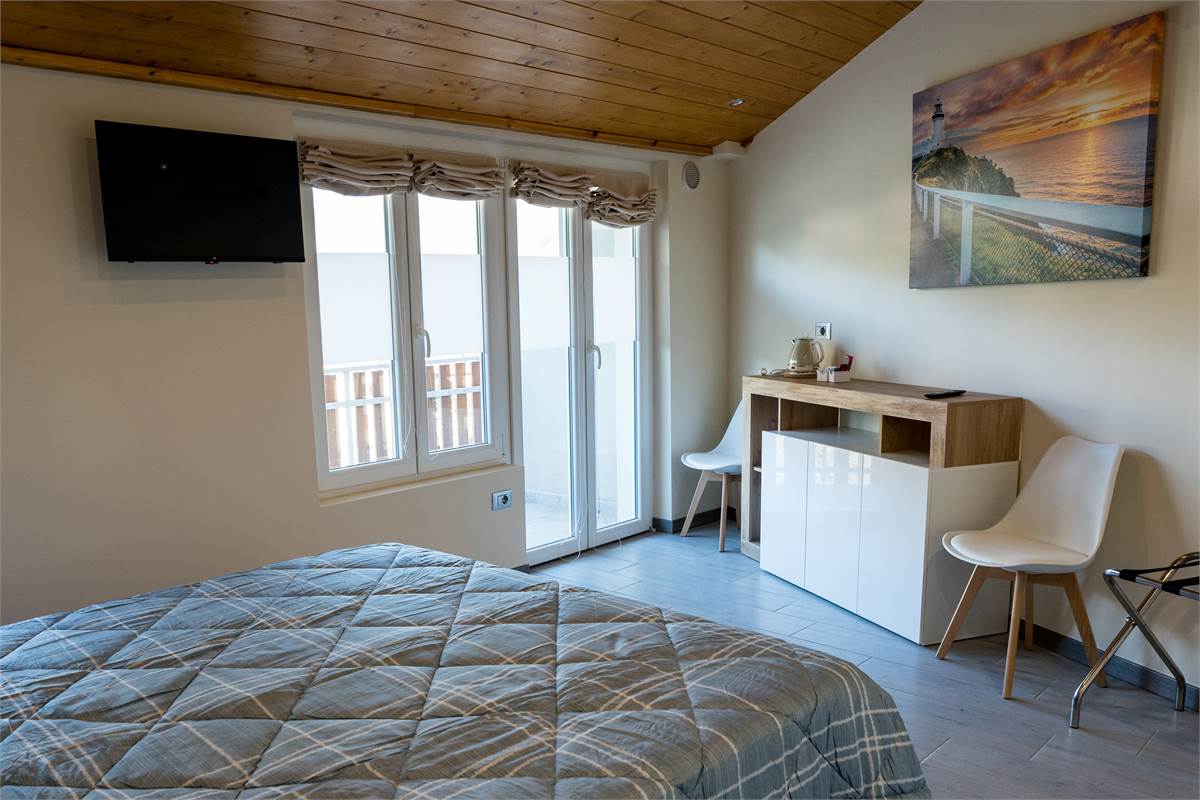 MONOLOCALI E BILOCALI  PIU' SERVIZI