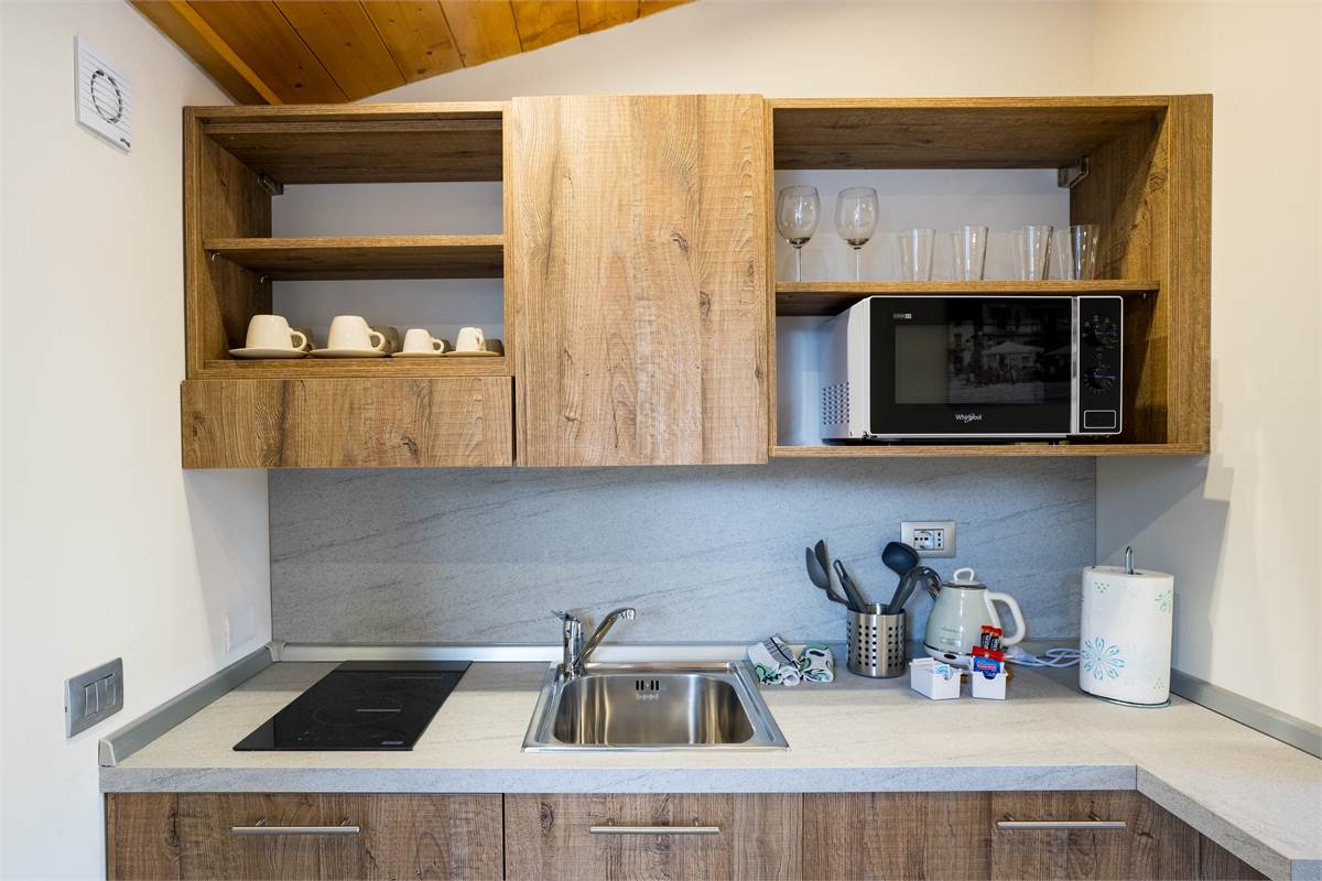 MONOLOCALI E BILOCALI  PIU' SERVIZI