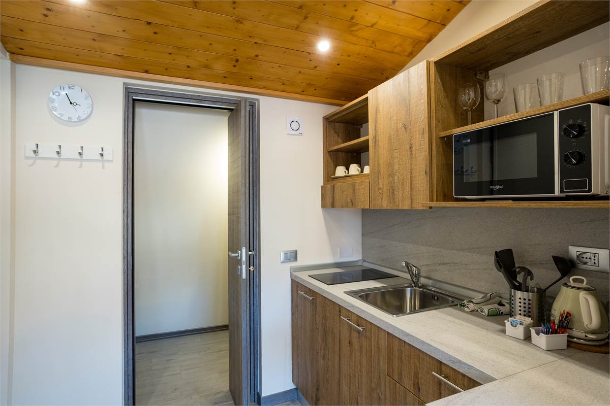 MONOLOCALI E BILOCALI  PIU' SERVIZI