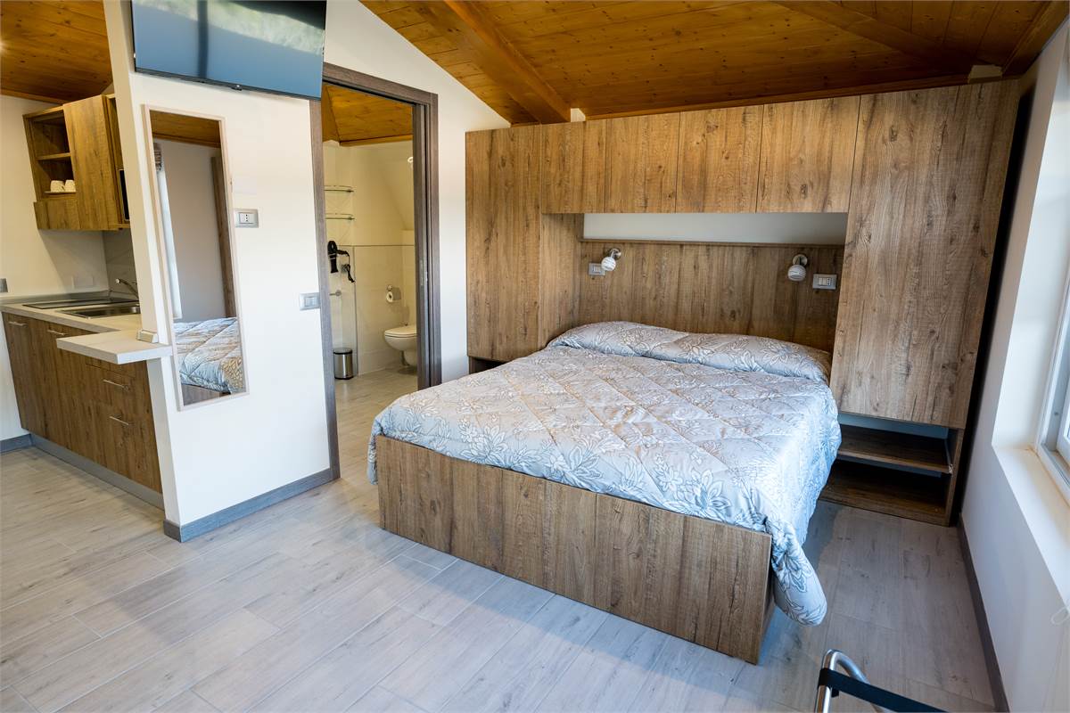 MONOLOCALI E BILOCALI  PIU' SERVIZI