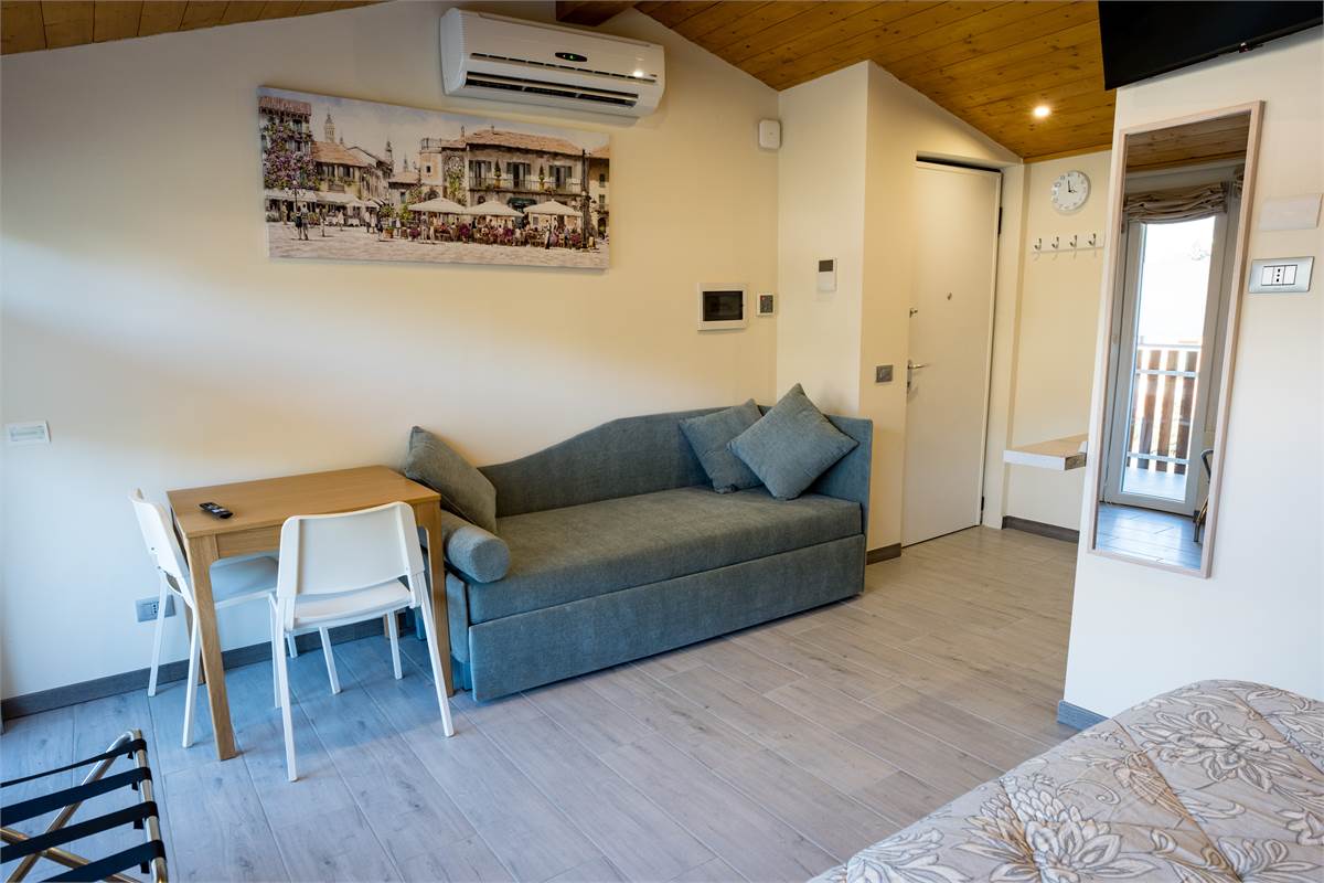 MONOLOCALI E BILOCALI  PIU' SERVIZI