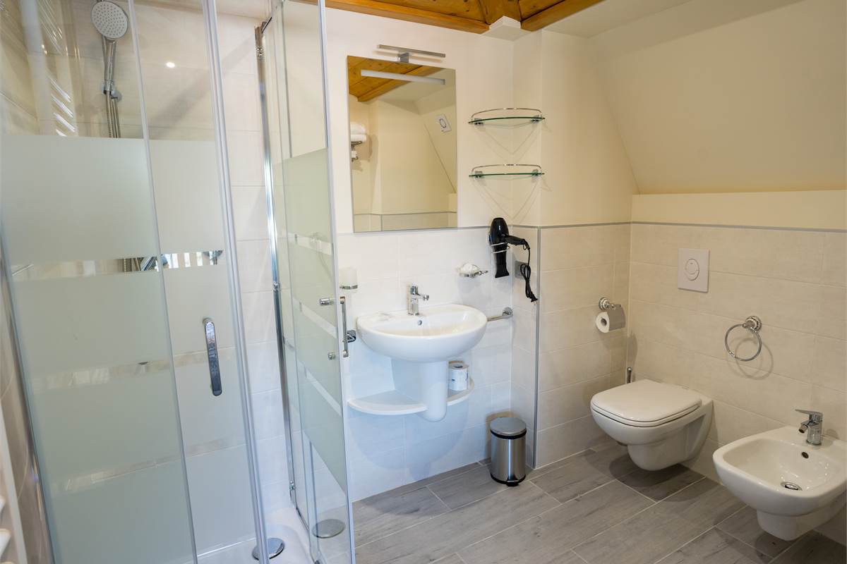 MONOLOCALI E BILOCALI  PIU' SERVIZI