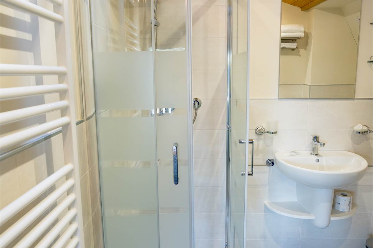 MONOLOCALI E BILOCALI  PIU' SERVIZI