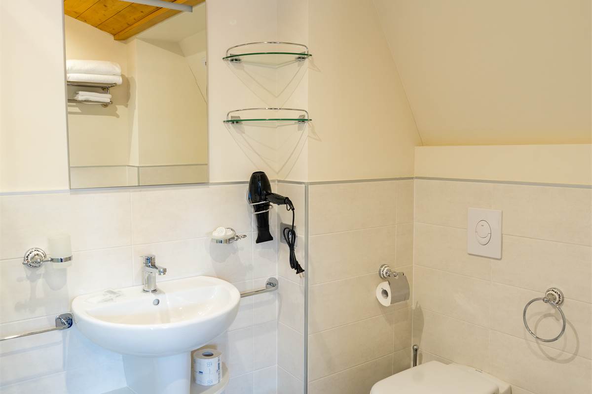 MONOLOCALI E BILOCALI  PIU' SERVIZI