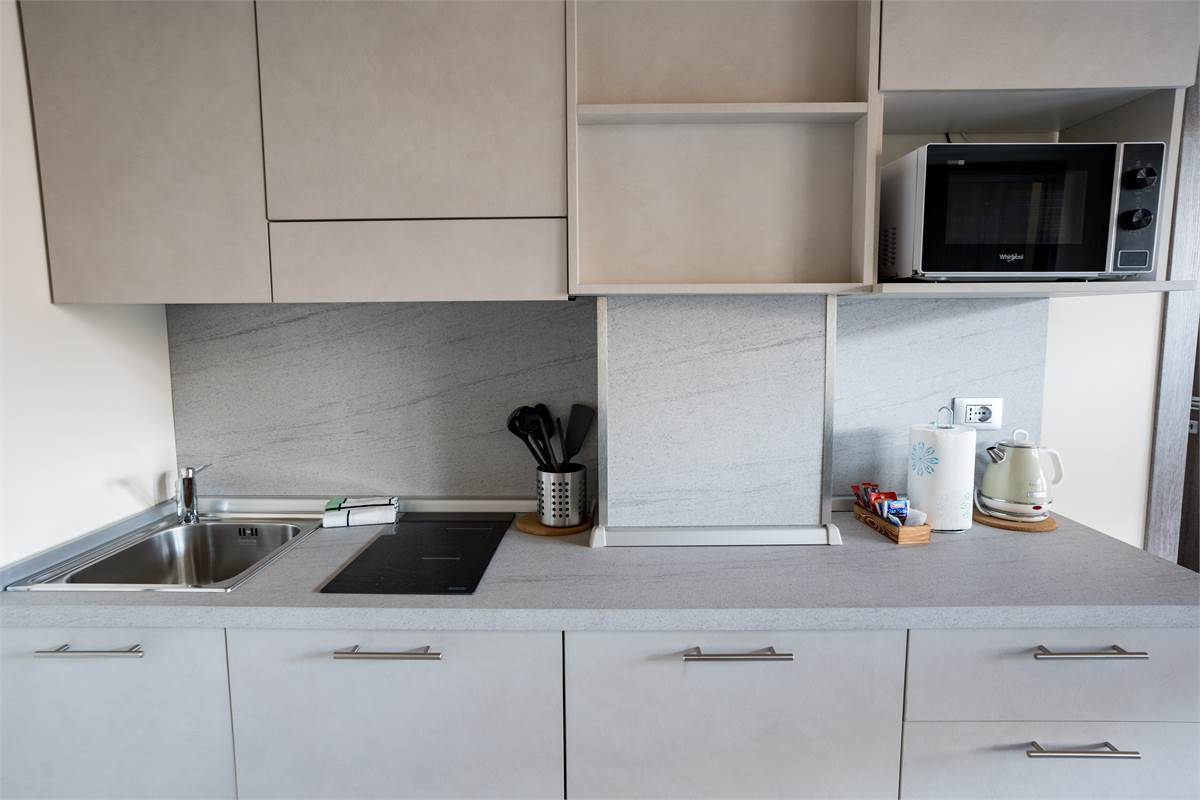 MONOLOCALI E BILOCALI  PIU' SERVIZI