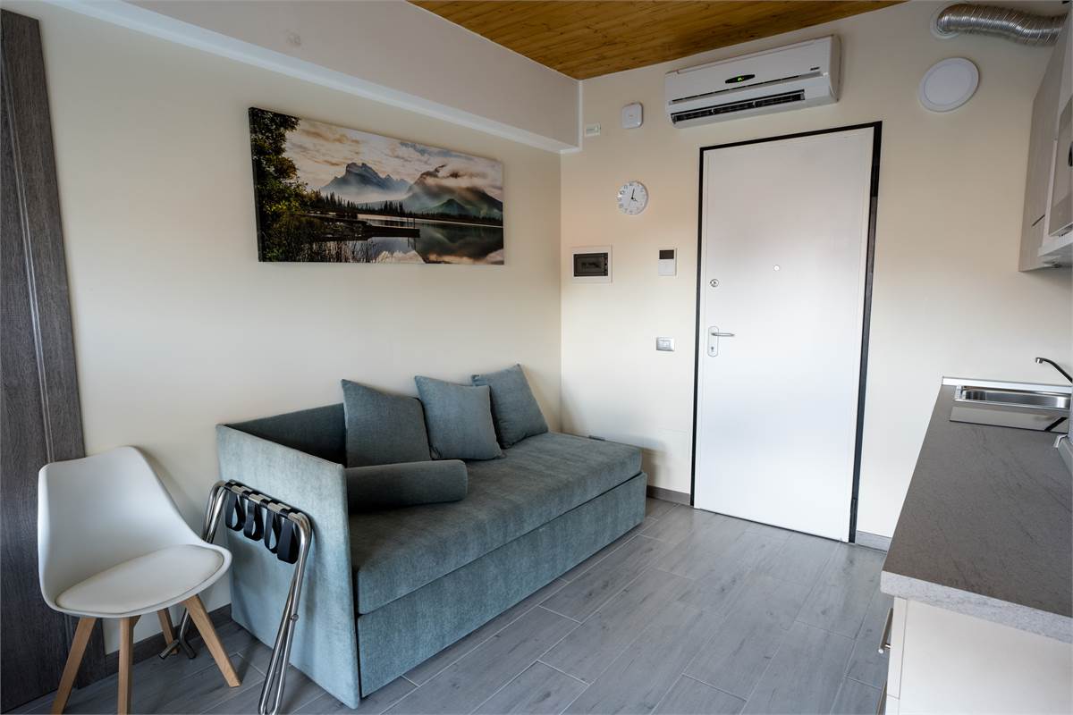 MONOLOCALI E BILOCALI  PIU' SERVIZI