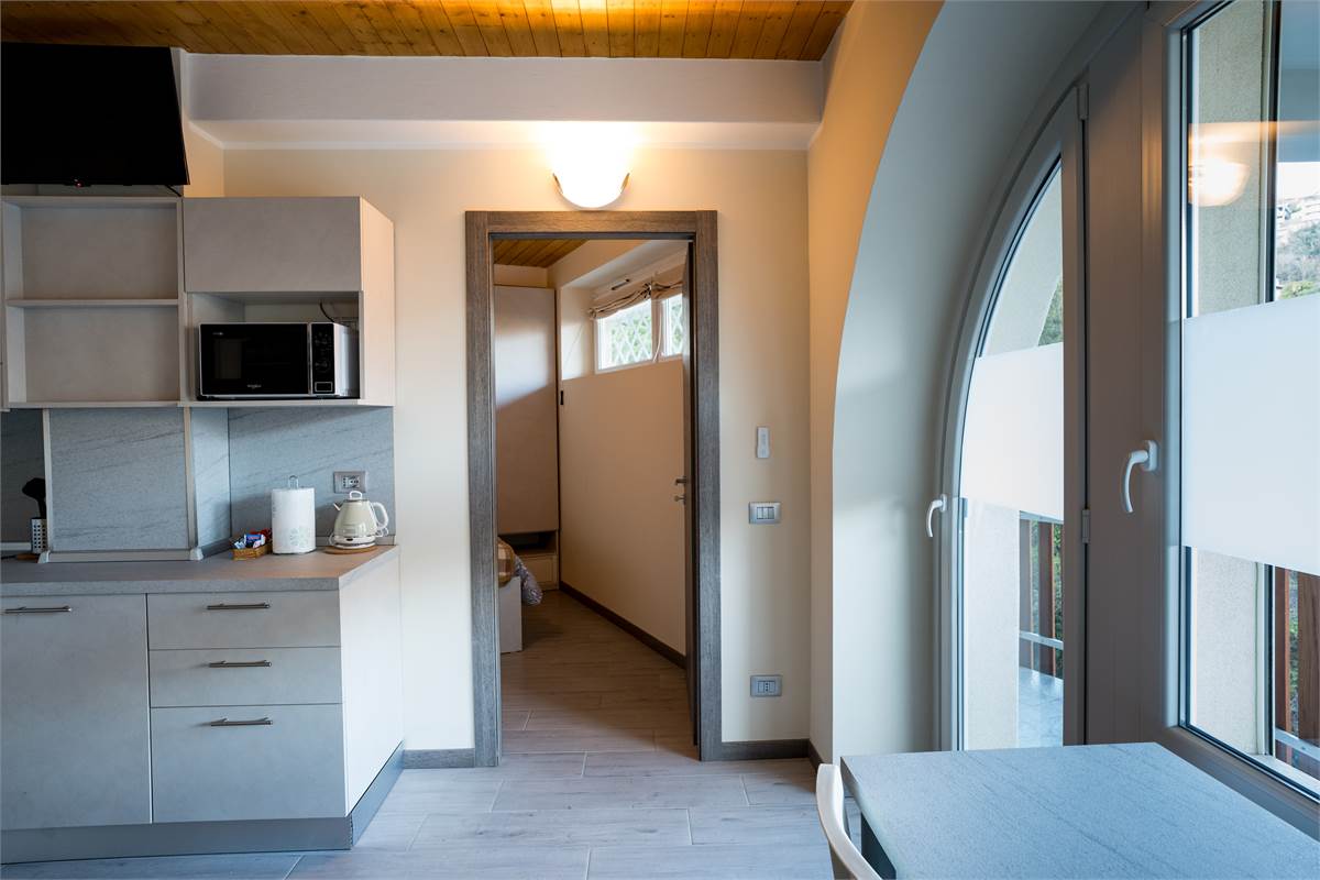 MONOLOCALI E BILOCALI  PIU' SERVIZI