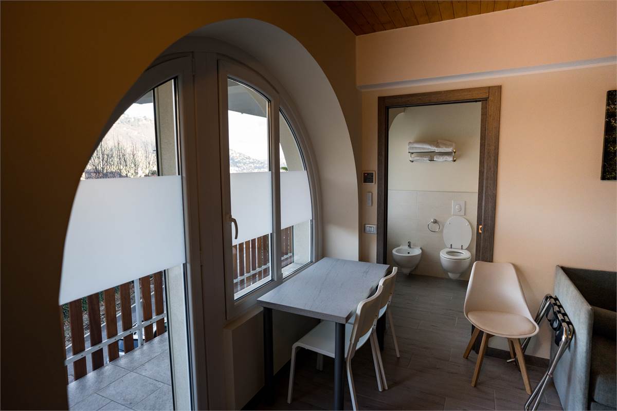 MONOLOCALI E BILOCALI  PIU' SERVIZI