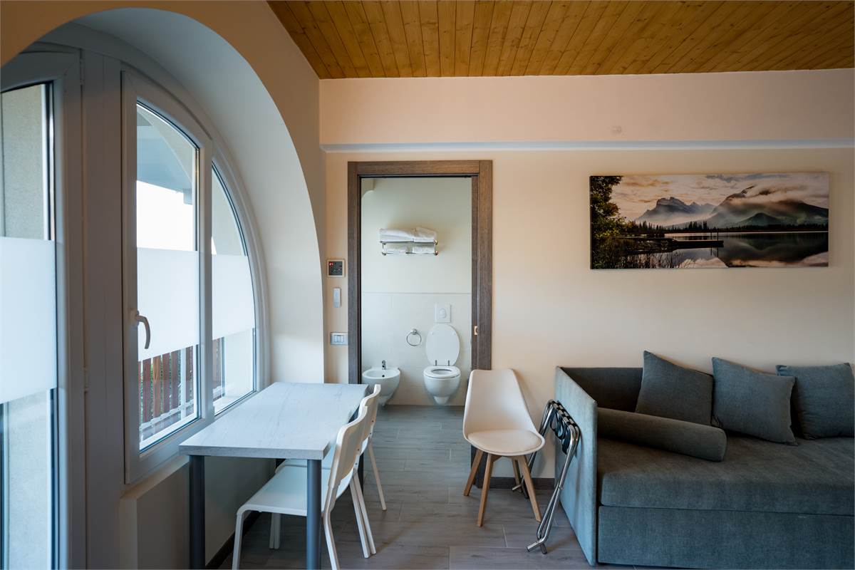 MONOLOCALI E BILOCALI  PIU' SERVIZI