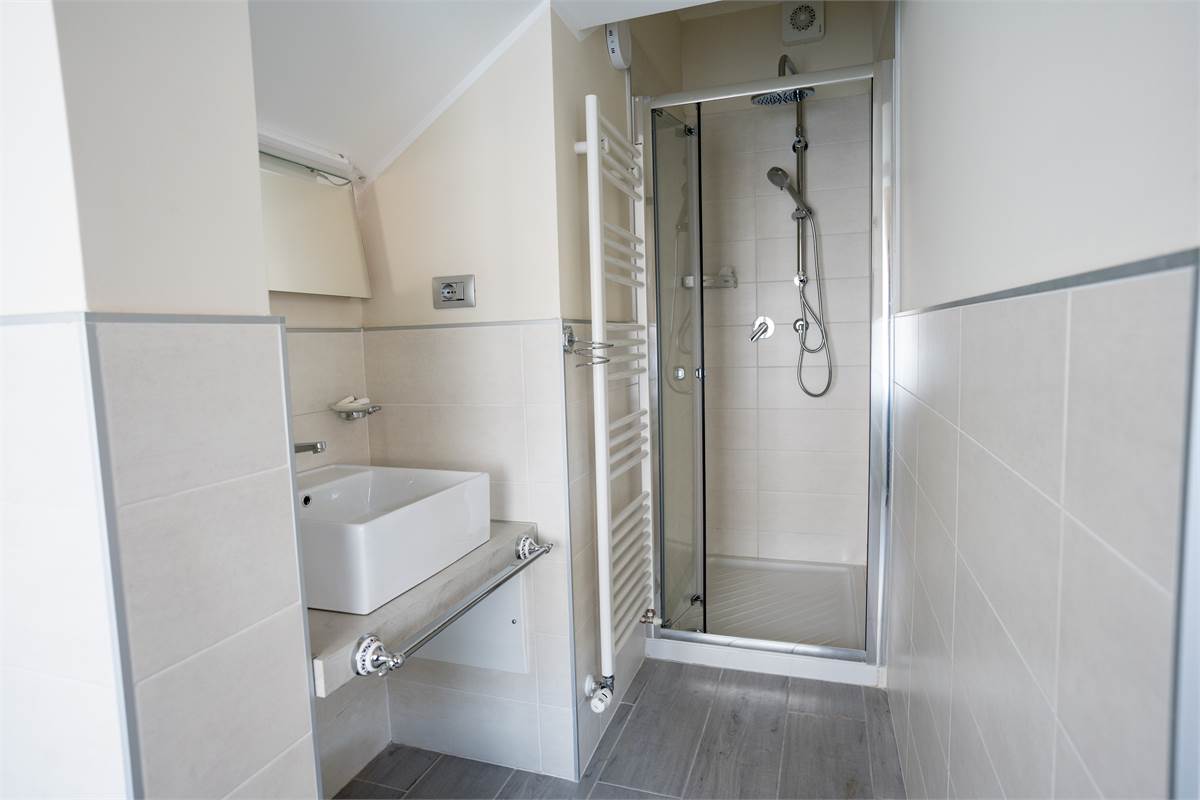 MONOLOCALI E BILOCALI  PIU' SERVIZI