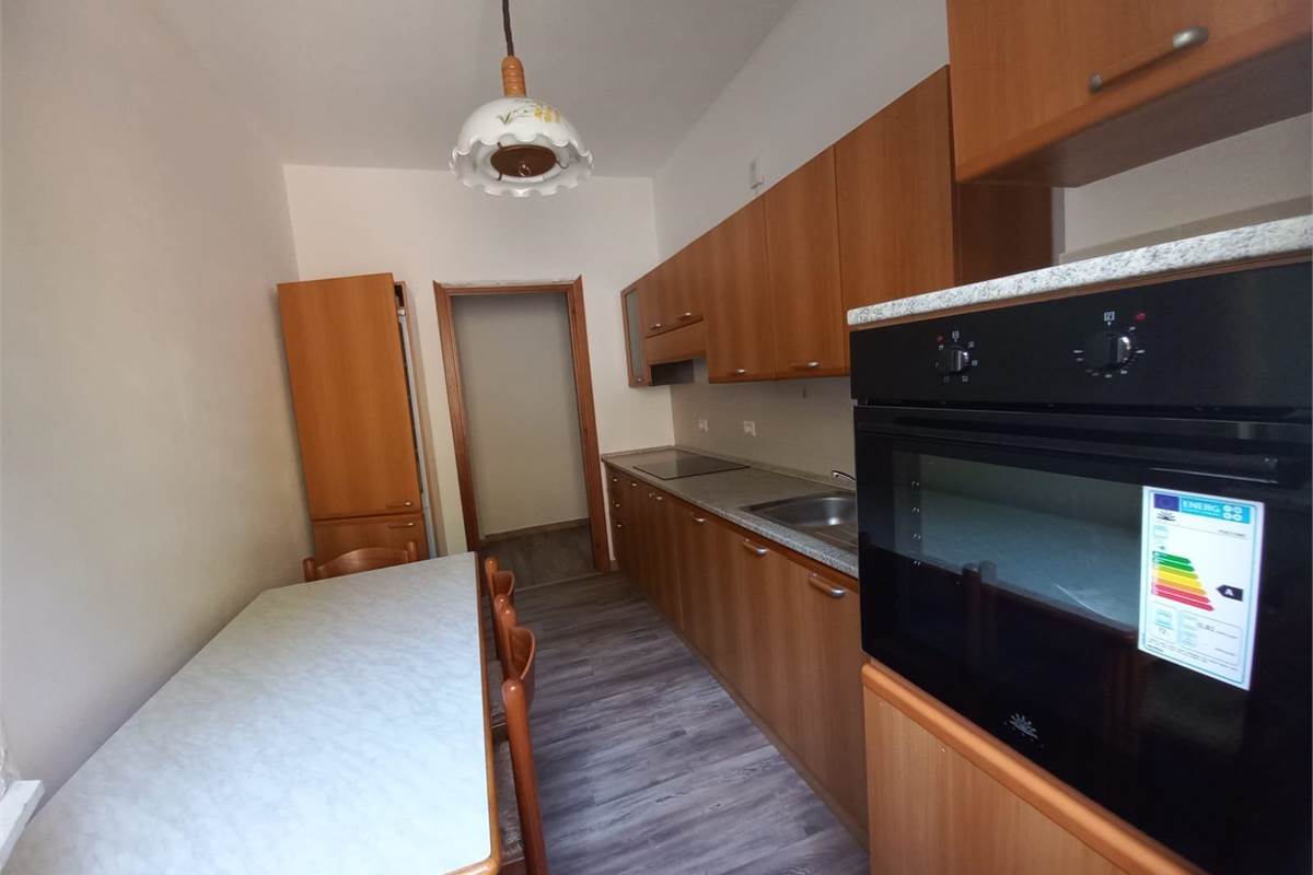 BILOCALE PIU' SERVIZI CON BOX