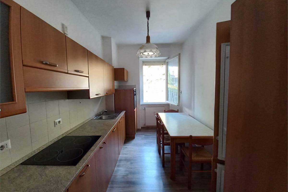 BILOCALE PIU' SERVIZI CON BOX