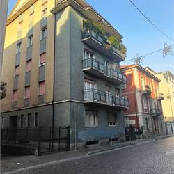 BILOCALE PIU' SERVIZI CON TERRAZZO