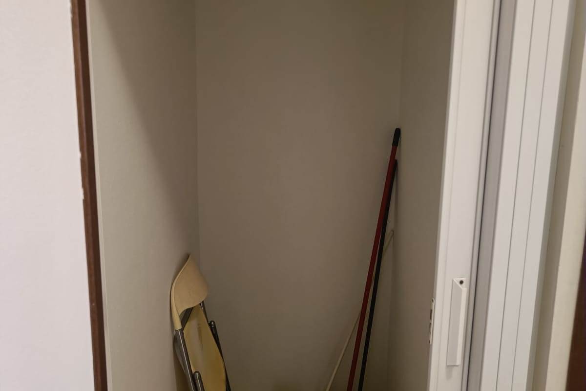 BILOCALE PIU' SERVIZI CON TERRAZZO