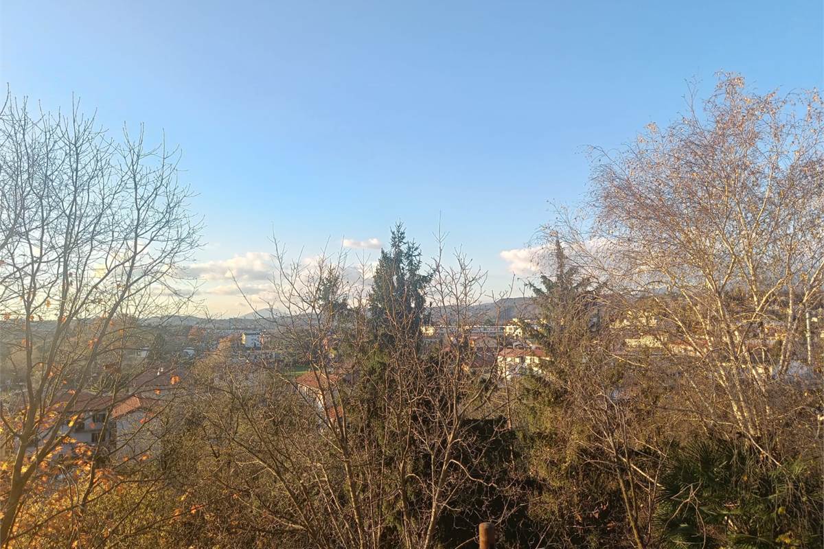 TRILOCALE PIU' SERVIZI CON BOX