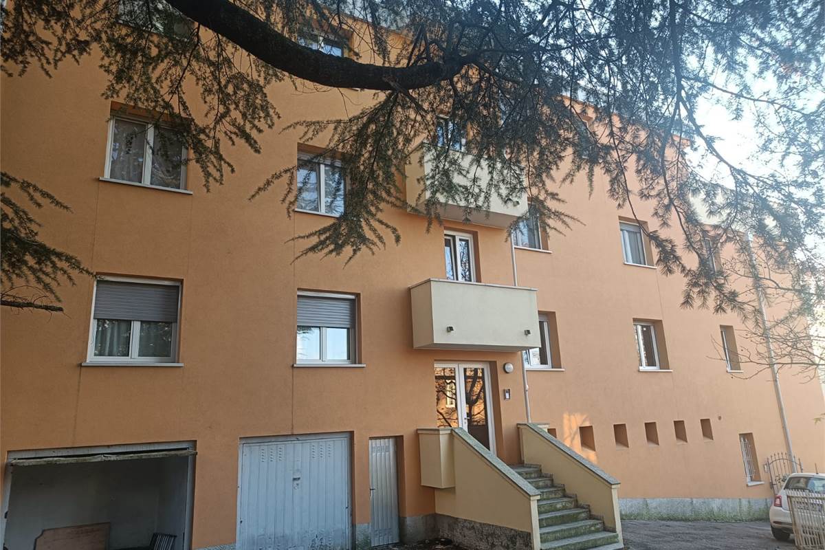 TRILOCALE PIU' SERVIZI CON BOX