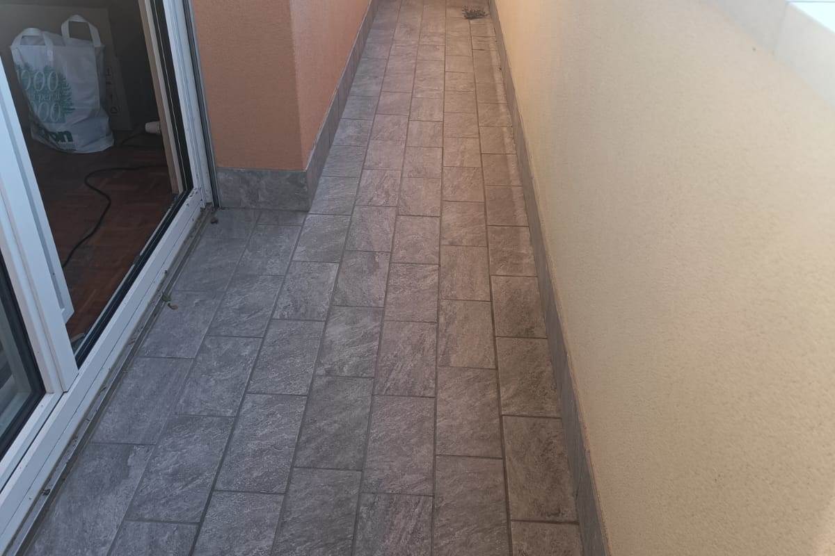 TRILOCALE PIU' SERVIZI CON BOX