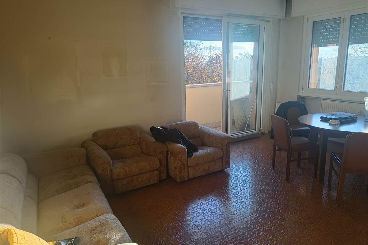 TRILOCALE PIU' SERVIZI CON BOX