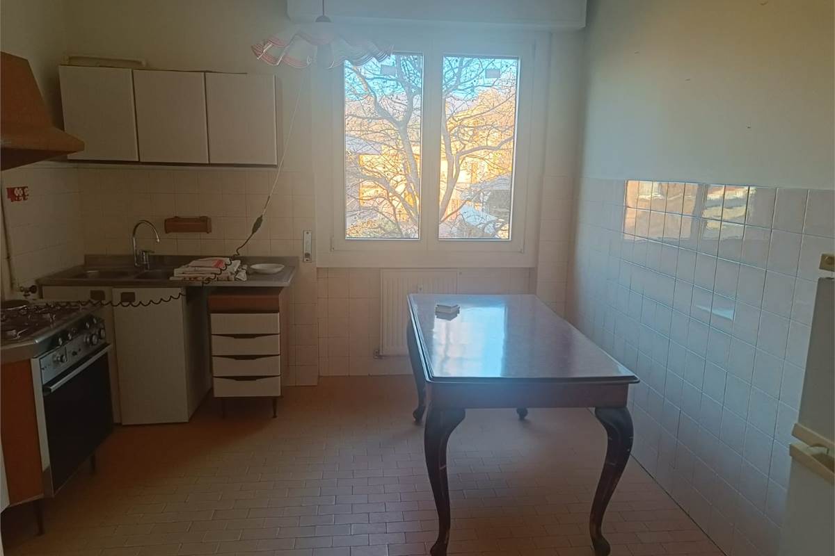 TRILOCALE PIU' SERVIZI CON BOX